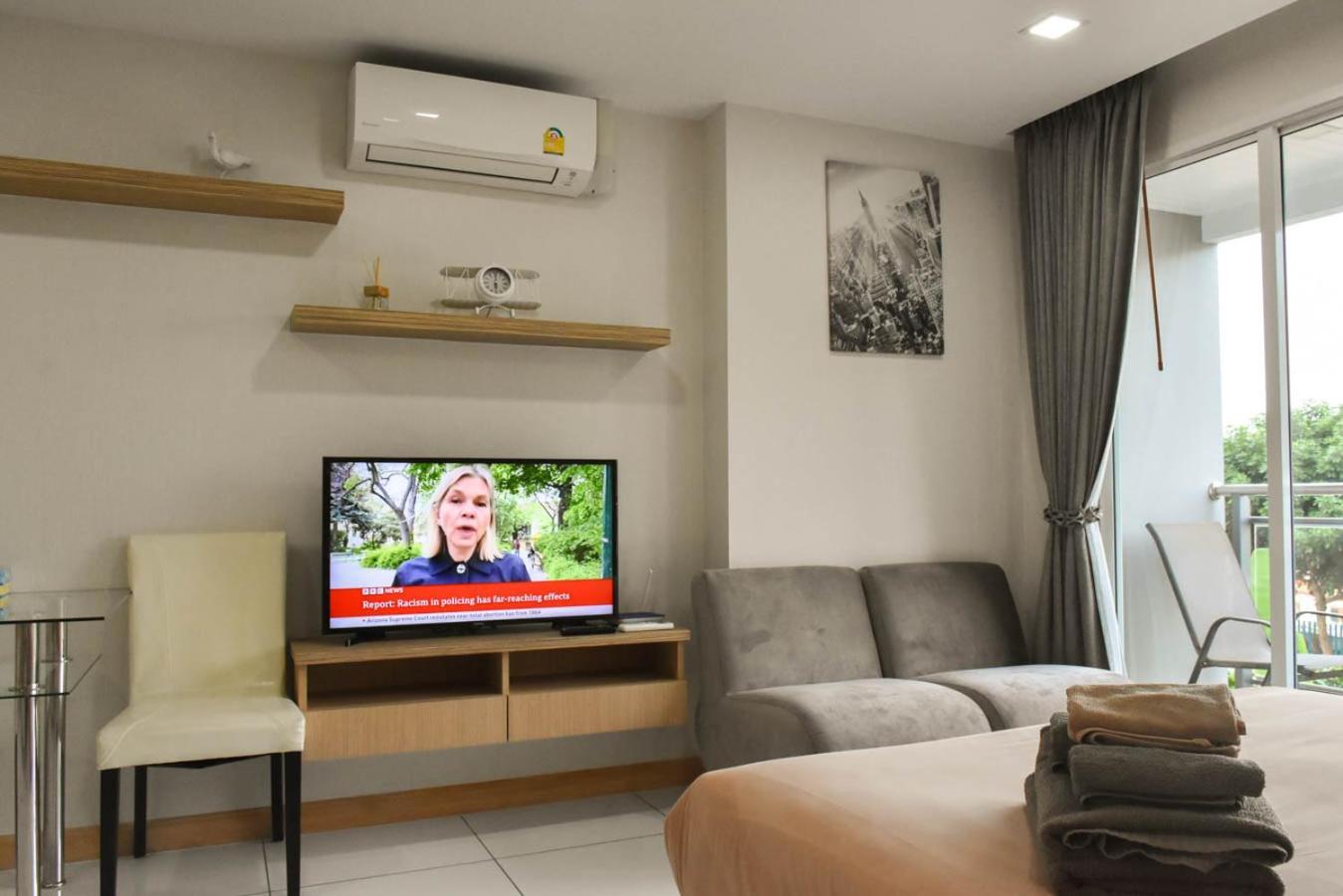 Whale Marina Condominium Na Chom Thian Room photo